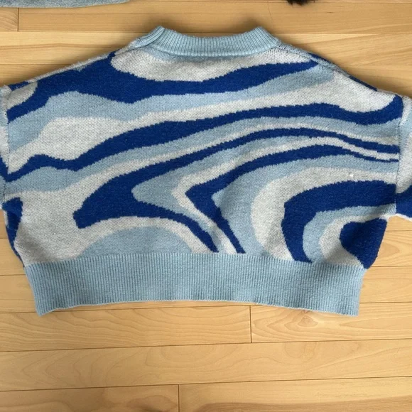 ~Fall sweater~ - Picture 2 of 4